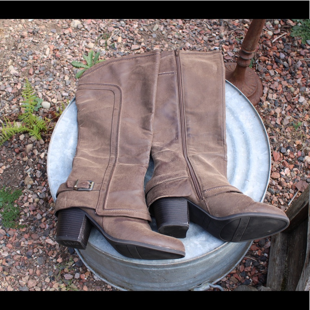 Fergielious Brown Boots